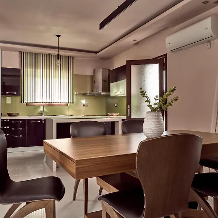 Lilibet House Villa *